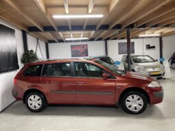 Renault Megane 1.6-16V vol